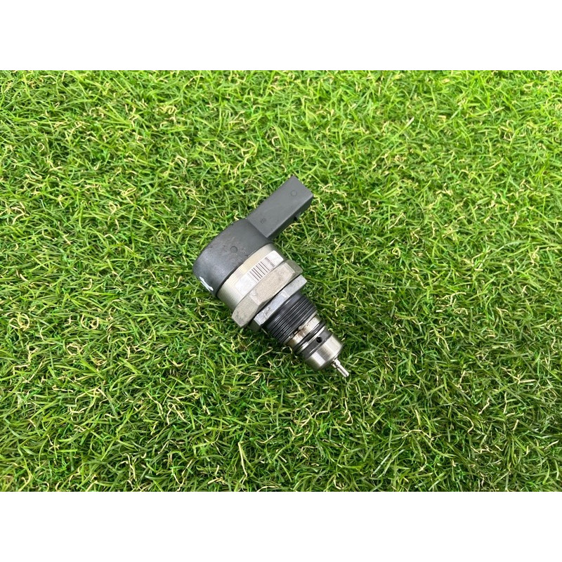 Датчик давления топлива (топливная система) Volkswagen Touareg NF 2012 3.0 057130764AD