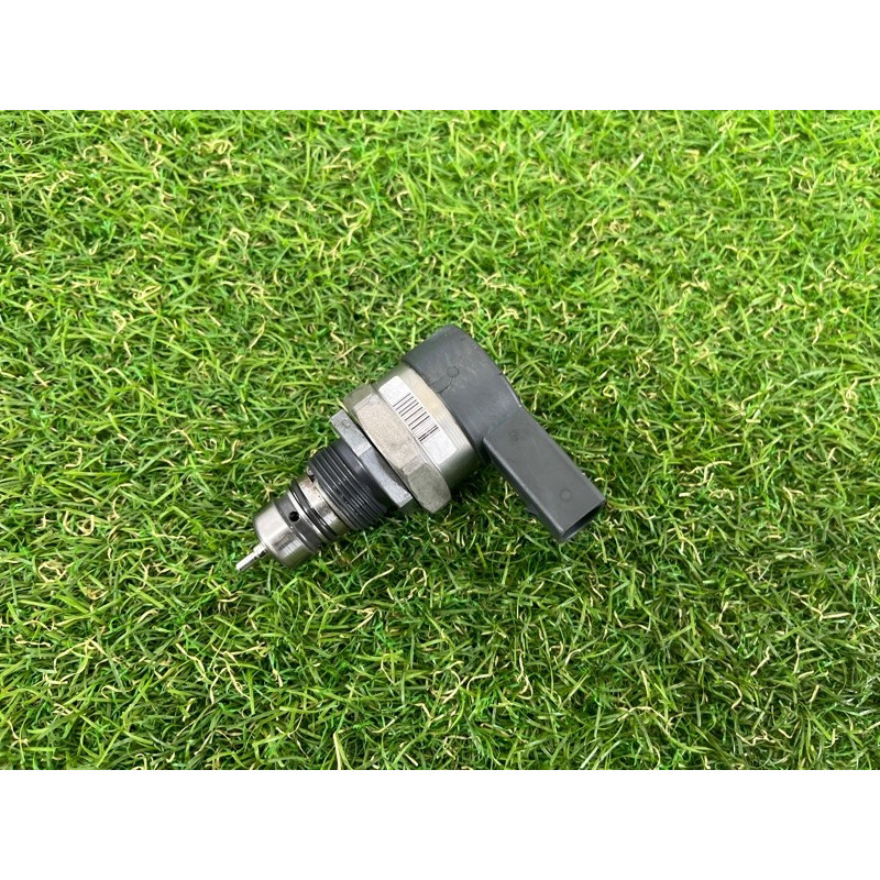 Датчик давления топлива (топливная система) Volkswagen Touareg NF 2012 3.0 057130764AD