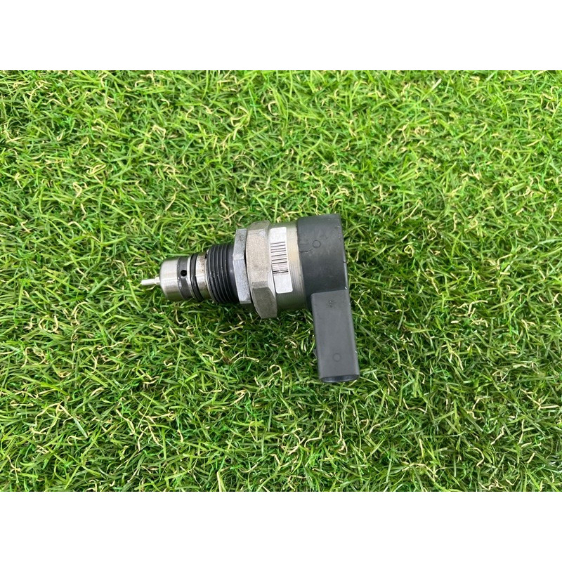 Датчик давления топлива (топливная система) Volkswagen Touareg NF 2012 3.0 057130764AD