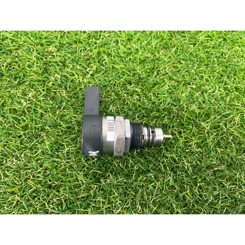 Датчик давления топлива (топливная система) Volkswagen Touareg NF 2012 3.0 057130764AD