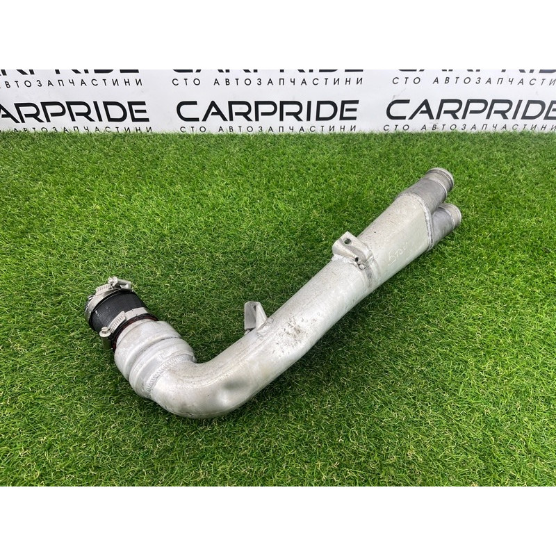 Патрубок інтеркулера (двигун та елементи) Volkswagen Touareg NF 2012 3.0 7P0145941A