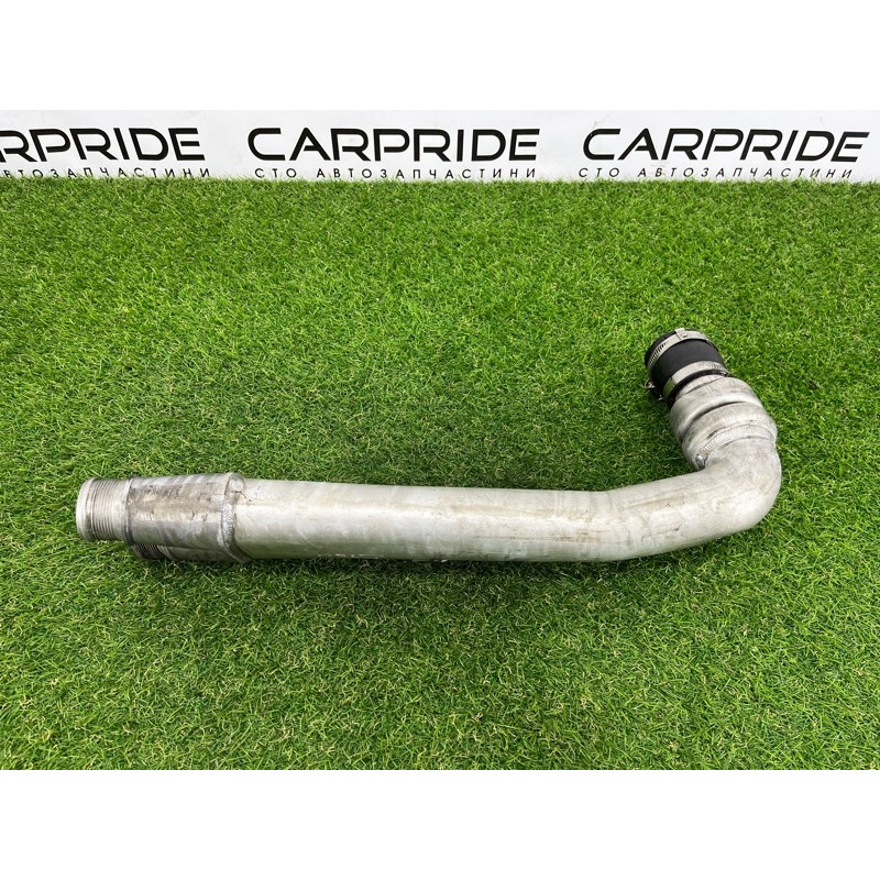 Патрубок інтеркулера (двигун та елементи) Volkswagen Touareg NF 2012 3.0 7P0145941A