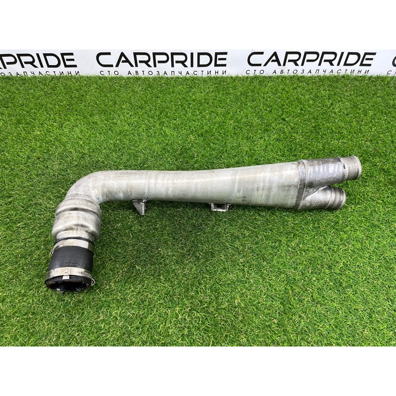 Патрубок інтеркулера (двигун та елементи) Volkswagen Touareg NF 2012 3.0 7P0145941A