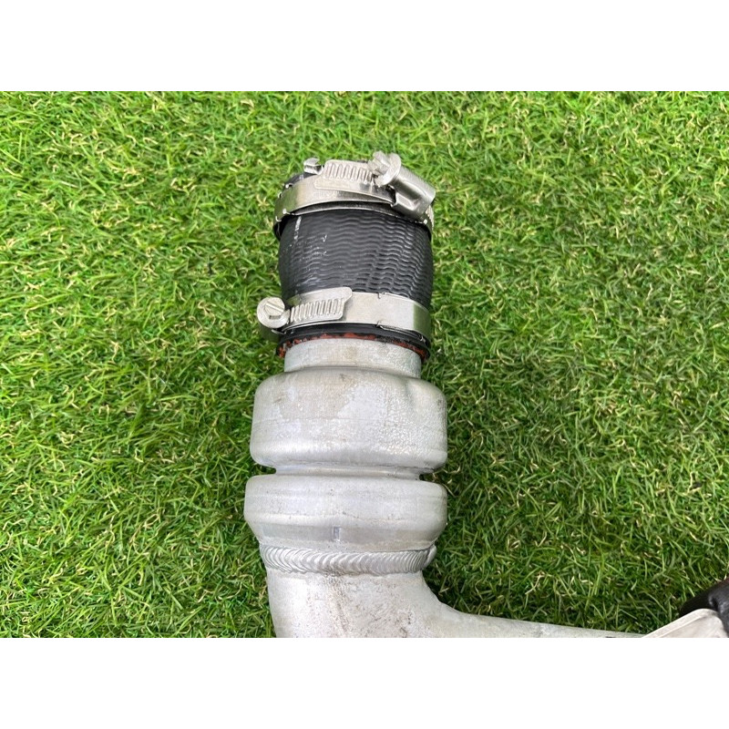 Патрубок інтеркулера (двигун та елементи) Volkswagen Touareg NF 2012 3.0 7P0145941A