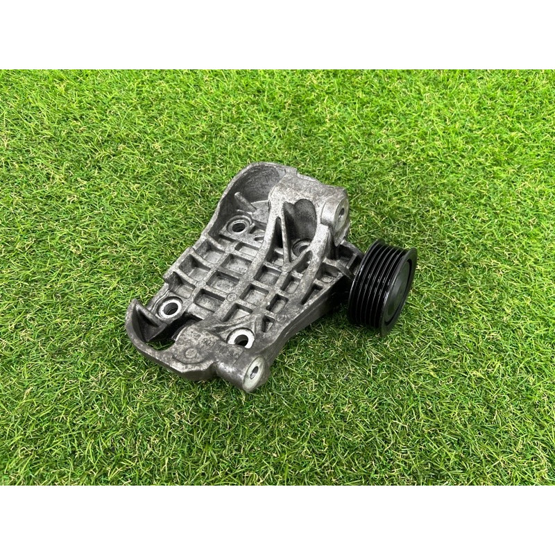 Кронштейн генератора (кронштейны двигателя) Volkswagen Touareg NF 2012 3.0 059903143AC