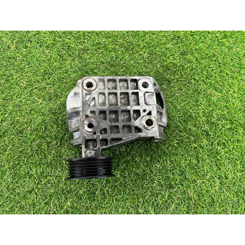 Кронштейн генератора (кронштейны двигателя) Volkswagen Touareg NF 2012 3.0 059903143AC