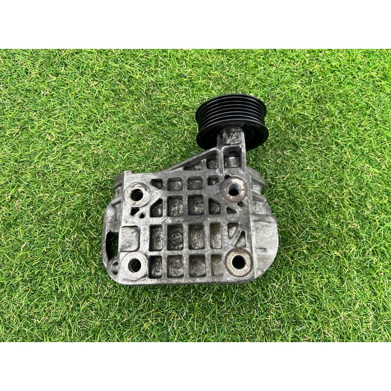 Кронштейн генератора (кронштейны двигателя) Volkswagen Touareg NF 2012 3.0 059903143AC