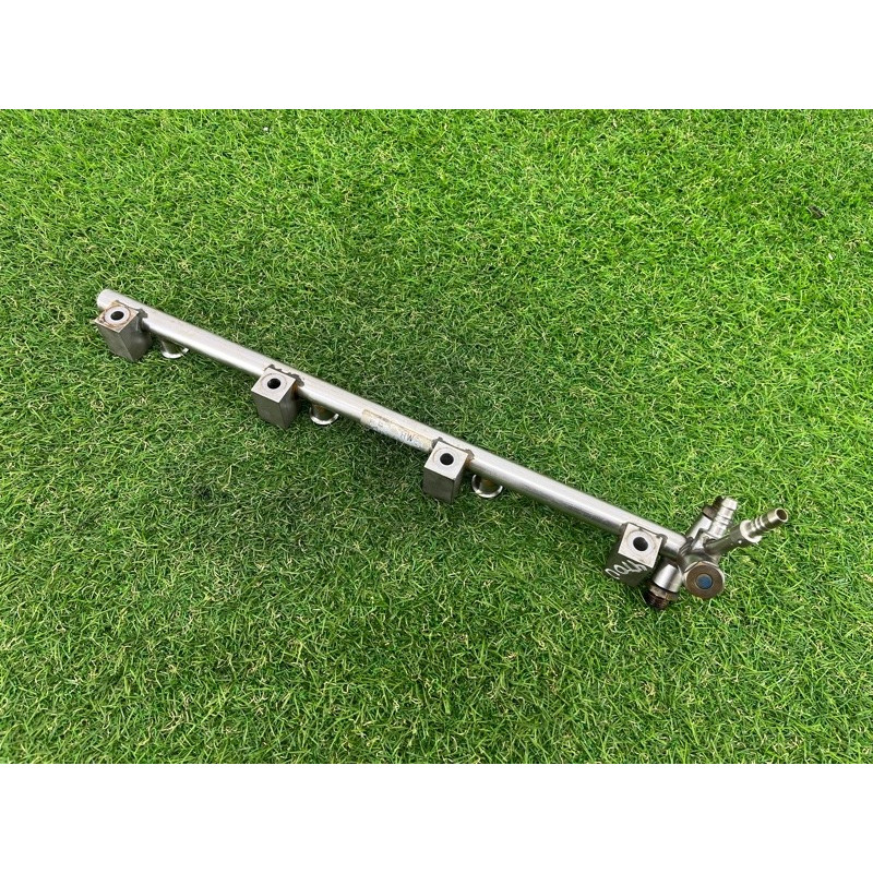 Топливная рампа (топливная система) Volkswagen Touareg NF 2011 3.6 03H133316N