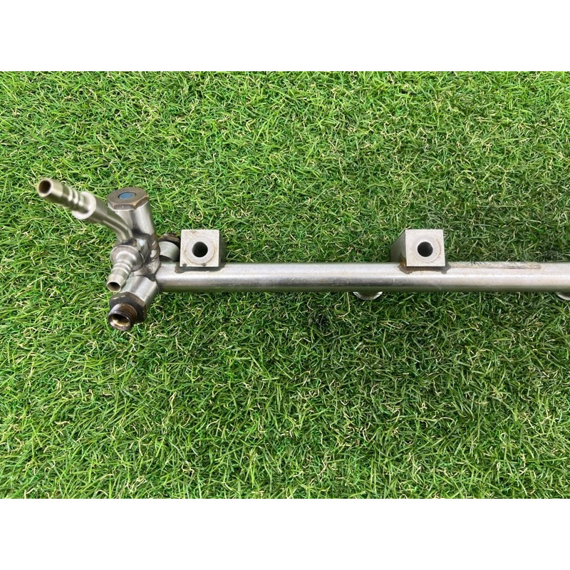 Топливная рампа (топливная система) Volkswagen Touareg NF 2011 3.6 03H133316N