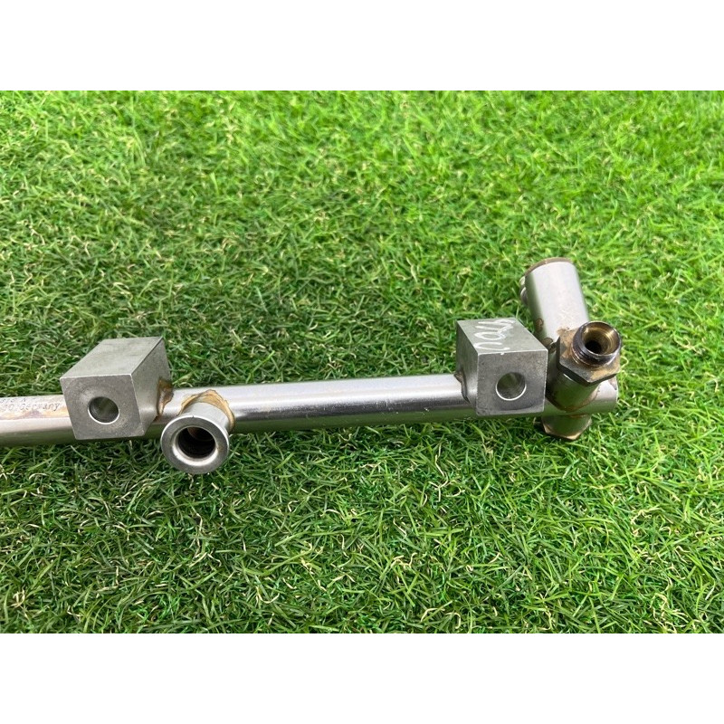 Топливная рампа (топливная система) Volkswagen Touareg NF 2011 3.6 03H133316N