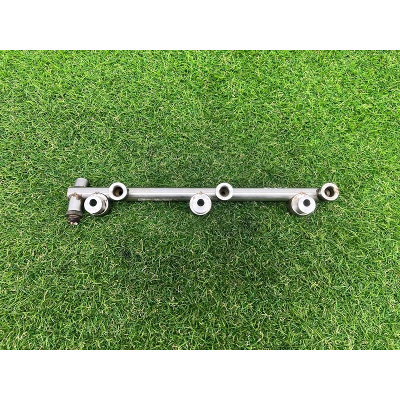 Топливная рампа (топливная система) Volkswagen Touareg NF 2011 3.6 03H133317P