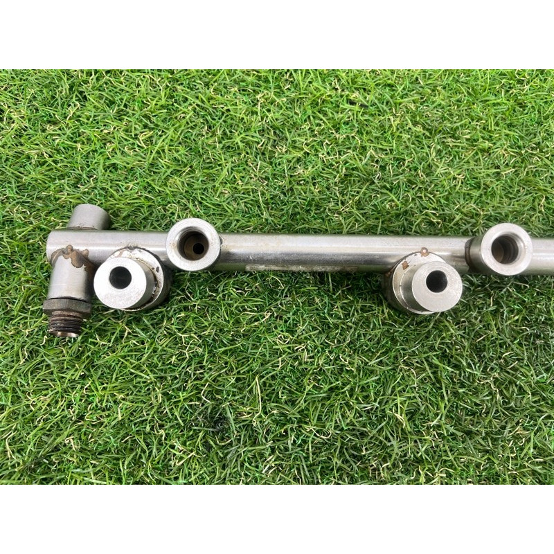 Топливная рампа (топливная система) Volkswagen Touareg NF 2011 3.6 03H133317P