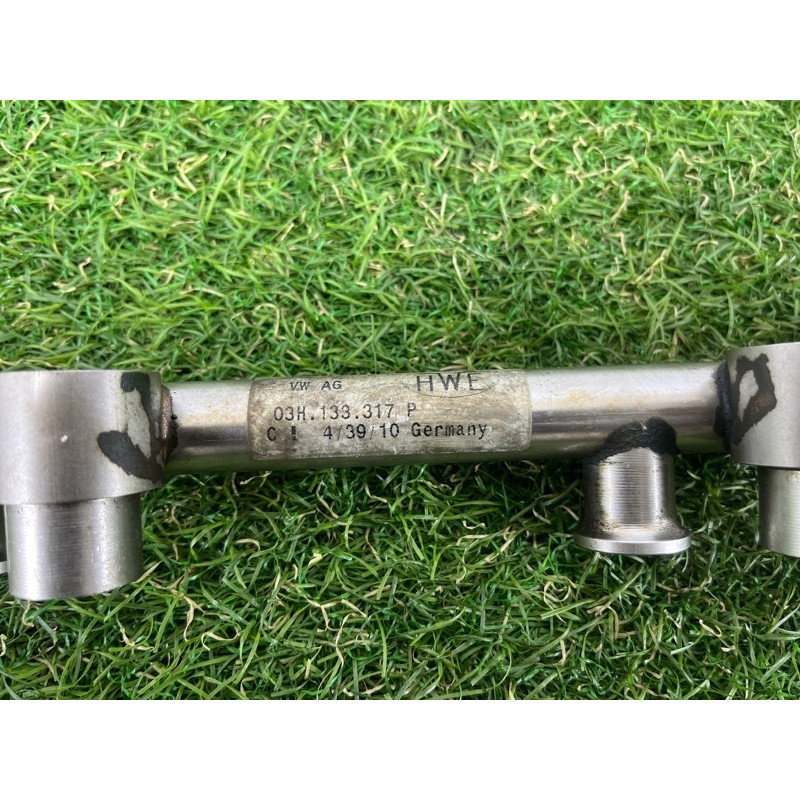 Топливная рампа (топливная система) Volkswagen Touareg NF 2011 3.6 03H133317P