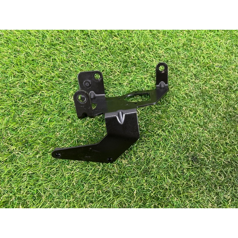 Кронштейн дополнительного насоса ОЖ (кронштейны двигателя) AUDI Q7 4M 2017 3.0 TFSi CREC 4M0819147E