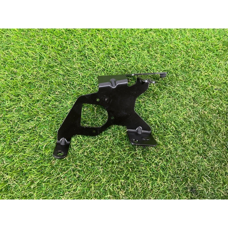 Кронштейн дополнительного насоса ОЖ (кронштейны двигателя) AUDI Q7 4M 2017 3.0 TFSi CREC 4M0819147E