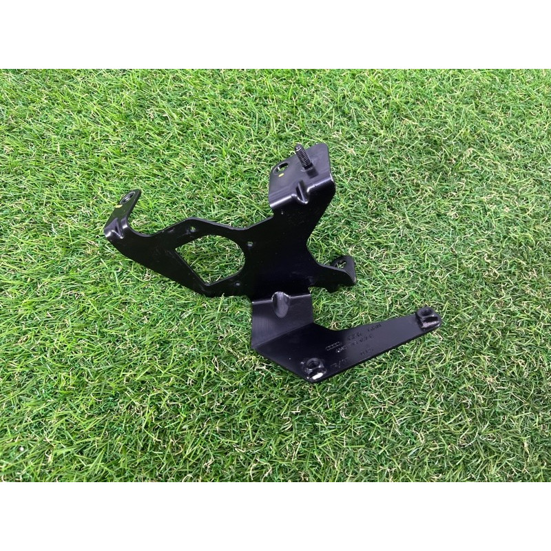 Кронштейн дополнительного насоса ОЖ (кронштейны двигателя) AUDI Q7 4M 2018 3.0 TFSi 4M0819147E