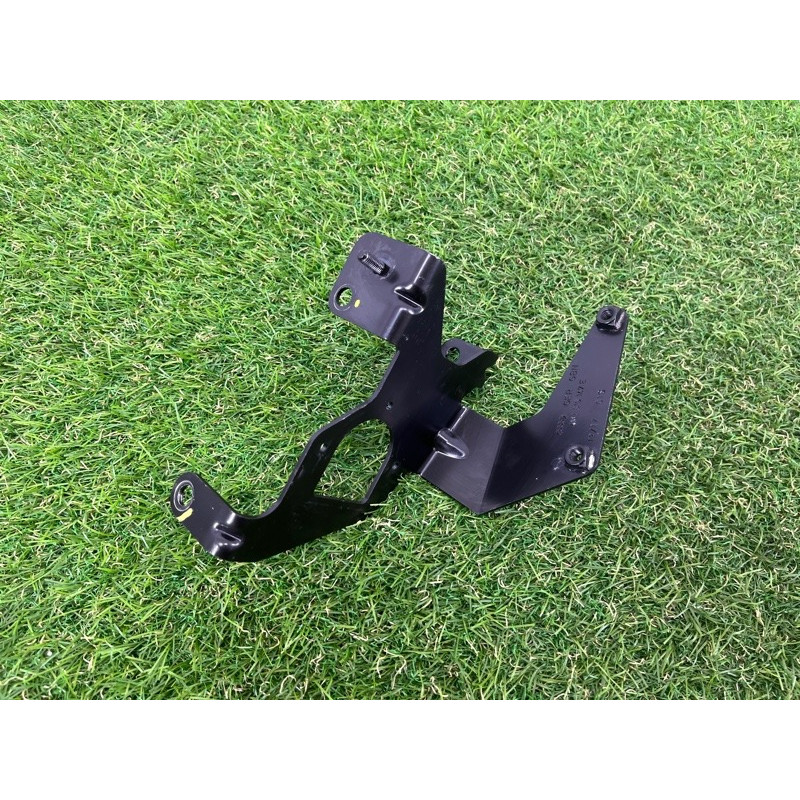 Кронштейн дополнительного насоса ОЖ (кронштейны двигателя) AUDI Q7 4M 2018 3.0 TFSi 4M0819147E