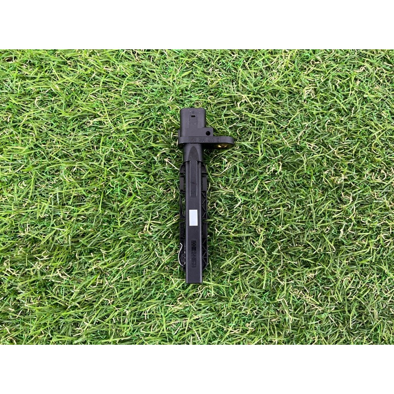 Датчик положения коленвала (электрика двигателя) Volkswagen Touareg NF 2012 3.0 059906433E