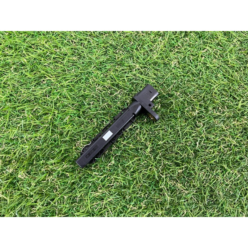 Датчик положения коленвала (электрика двигателя) Volkswagen Touareg NF 2012 3.0 059906433E