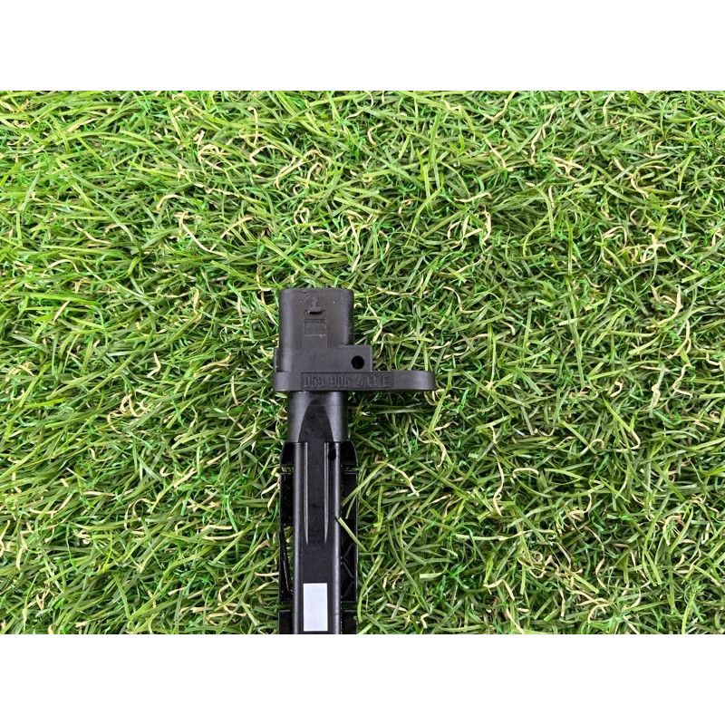 Датчик положения коленвала (электрика двигателя) Volkswagen Touareg NF 2012 3.0 059906433E