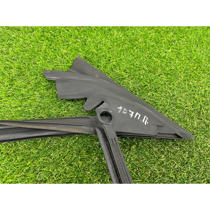 Уплотнитель стекла двери (кузов и элементы) AUDI A7 4G 2013 3.0 CGXB 4G8837480L