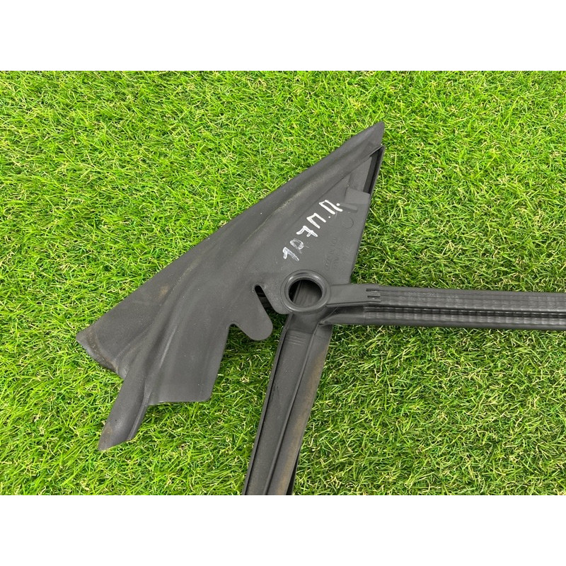 Уплотнитель стекла двери (кузов и элементы) AUDI A7 4G 2013 3.0 CGXB 4G8837480L