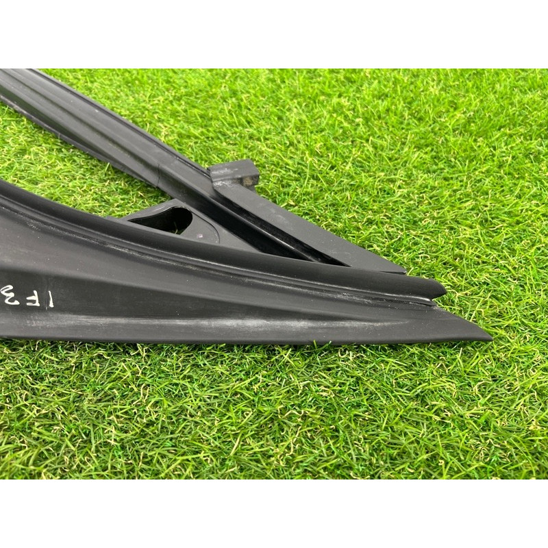 Уплотнитель стекла двери (кузов и элементы) BMW 4-series F32 2015 2.0 51337279777