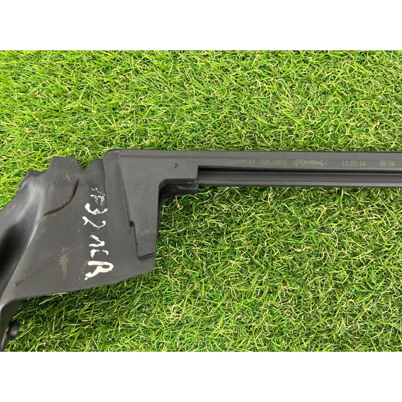 Уплотнитель стекла двери (кузов и элементы) BMW 4-series F32 2015 2.0 51337279735