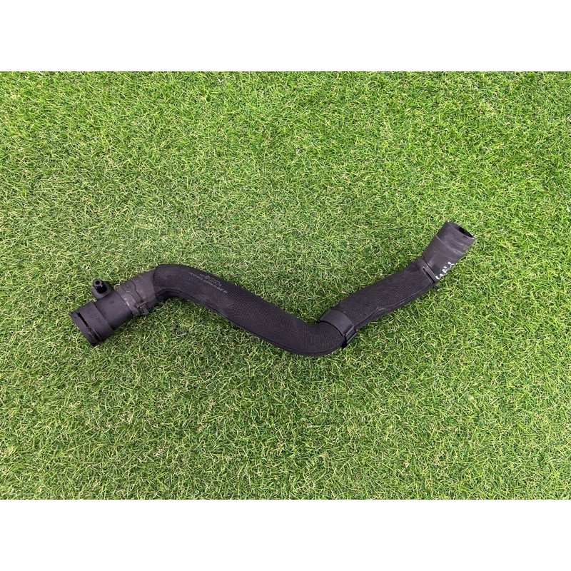 Патрубок (система охлаждения) AUDI A4 B8 2012 2.0 TFSI 8K0121055N