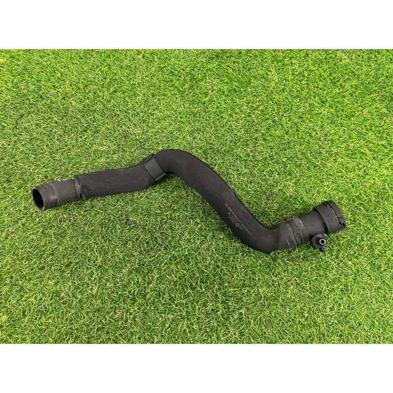 Патрубок (система охлаждения) AUDI A4 B8 2012 2.0 TFSI 8K0121055N