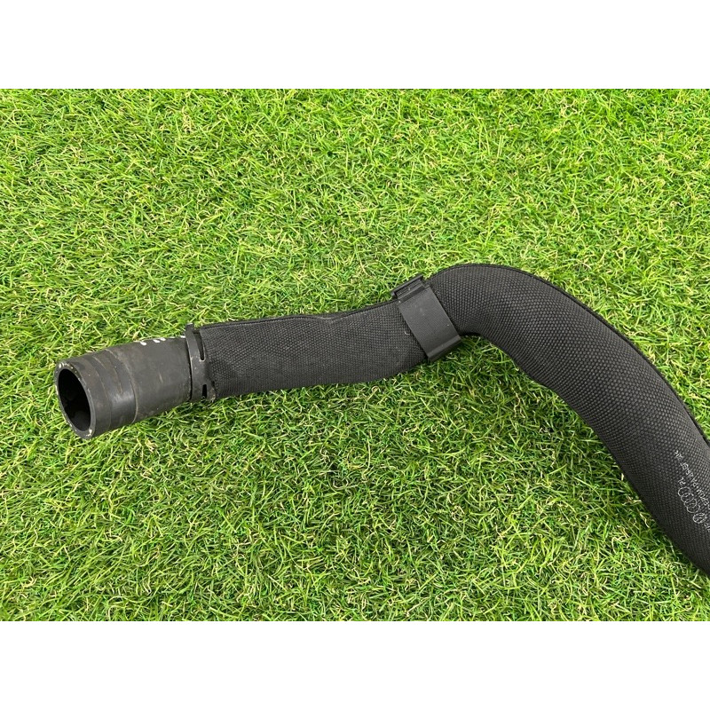 Патрубок (система охлаждения) AUDI A4 B8 2012 2.0 TFSI 8K0121055N