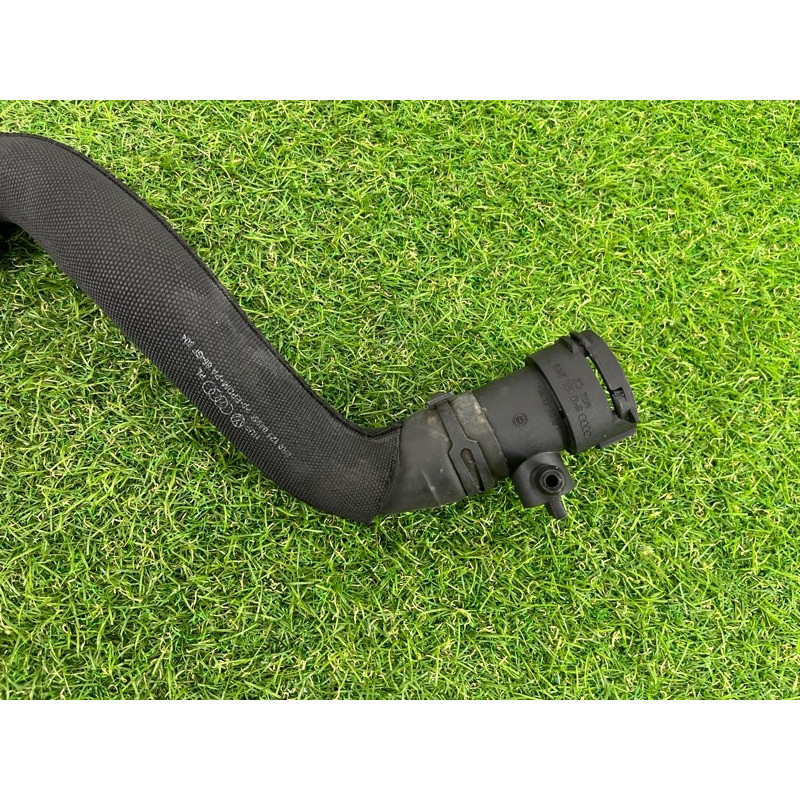 Патрубок (система охлаждения) AUDI A4 B8 2012 2.0 TFSI 8K0121055N