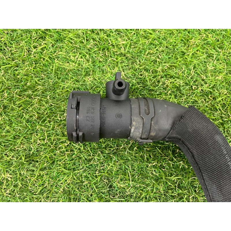 Патрубок (система охлаждения) AUDI A4 B8 2012 2.0 TFSI 8K0121055N