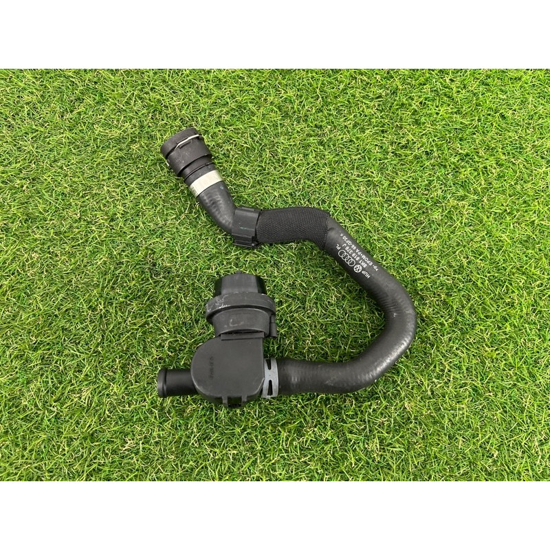 Патрубок (система охлаждения) AUDI A4 B8 2012 2.0 TFSI 8K1819376J