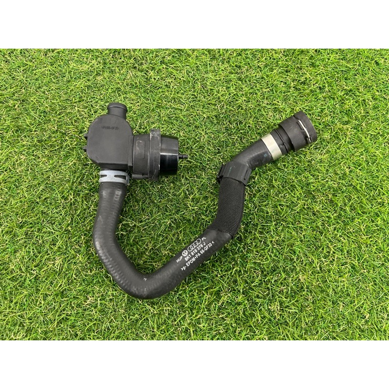 Патрубок (система охлаждения) AUDI A4 B8 2012 2.0 TFSI 8K1819376J