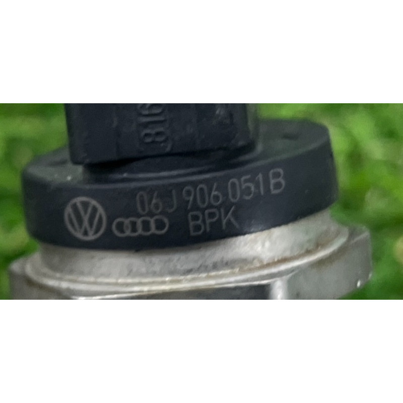 Топливная рампа (топливная система) AUDI A4 B8 2012 2.0 TFSI 06J133317M