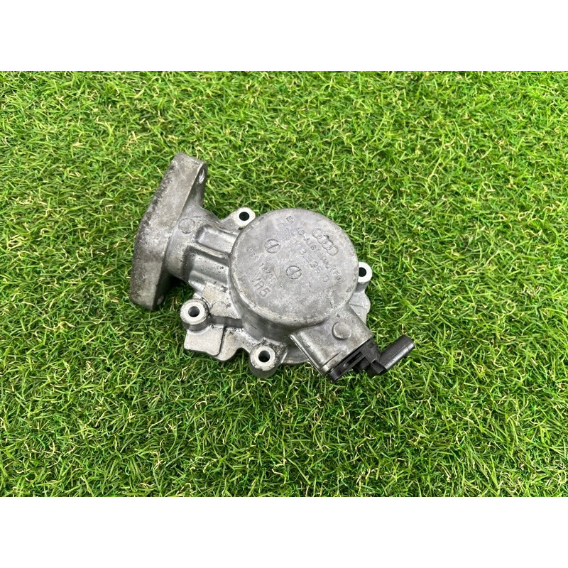 Кронштейн ТНВД (кронштейны двигателя) AUDI Q7 4M 2018 3.0 TFSi 06E103535D