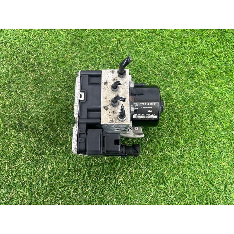 Блок ABS (гальмівна система) Volkswagen Touareg NF 2011 3.6 7P0614517E