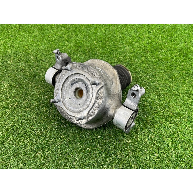 Опора стойки (подвеска) PORSCHE CAYENNE 958 2012 4.8 95833330100