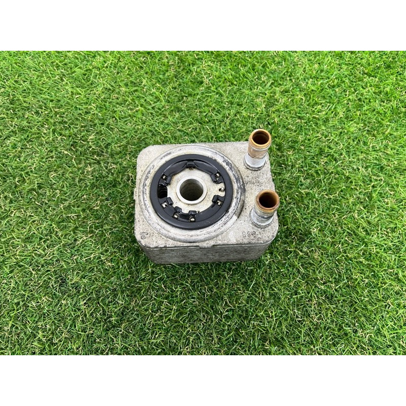 Теплообменник масляного фильтра (двигатель и элементы) AUDI Q7 4L 2007 3.6 038117021C