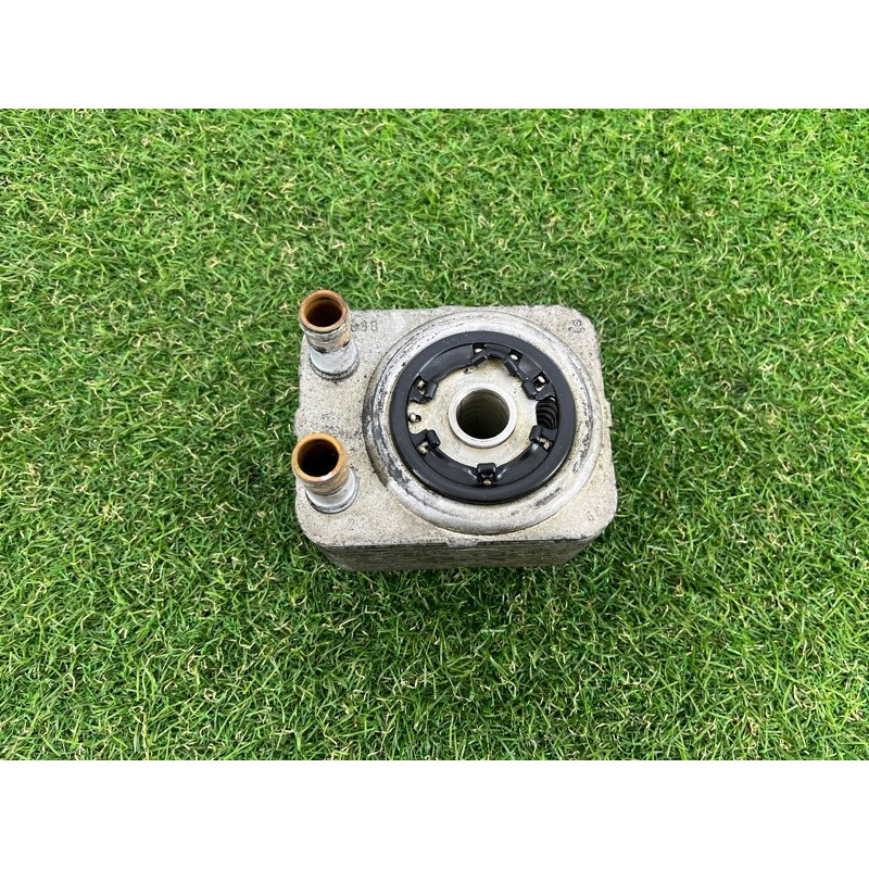 Теплообменник масляного фильтра (двигатель и элементы) AUDI Q7 4L 2007 3.6 038117021C