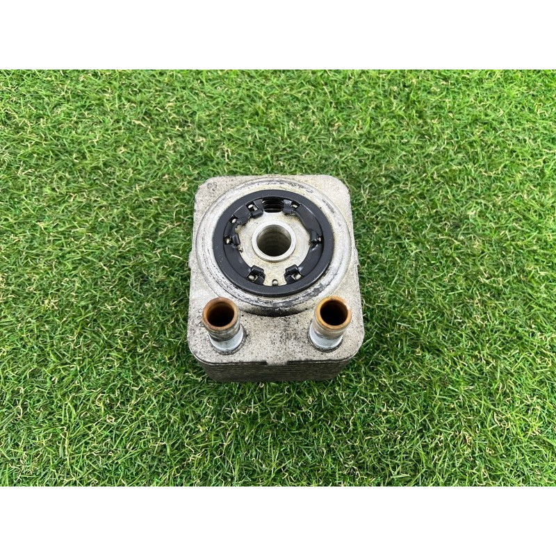 Теплообменник масляного фильтра (двигатель и элементы) AUDI Q7 4L 2007 3.6 038117021C