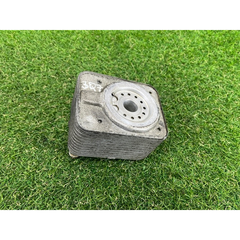 Теплообменник масляного фильтра (двигатель и элементы) AUDI Q7 4L 2007 3.6 038117021C