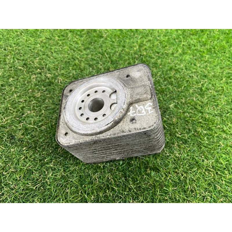 Теплообменник масляного фильтра (двигатель и элементы) AUDI Q7 4L 2007 3.6 038117021C