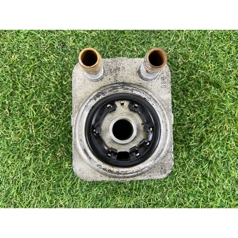 Теплообменник масляного фильтра (двигатель и элементы) AUDI Q7 4L 2007 3.6 038117021C