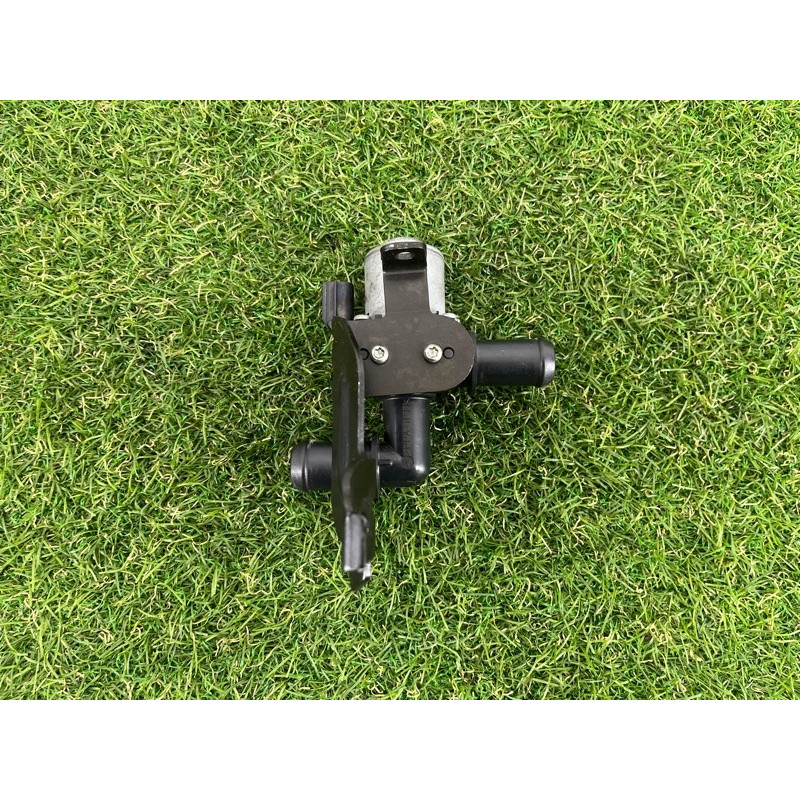 Клапан системы охлаждения (электрика / кнопки) Jeep Grand Cherokee WK2 2016 3.6 68252075AA