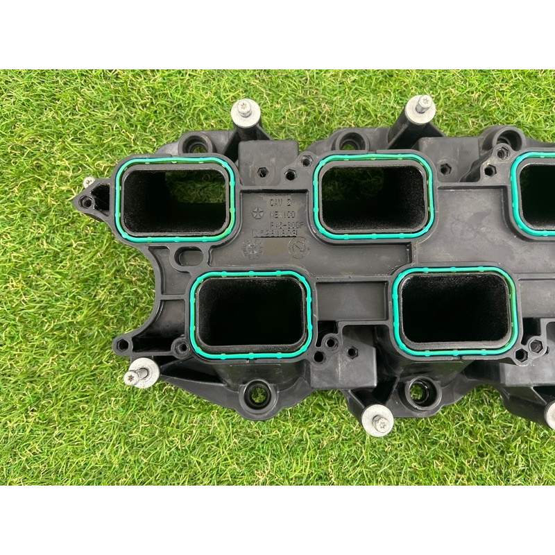 Коллектор впускной (впускная система) Jeep Grand Cherokee WK2 2017 3.6 5281803AA