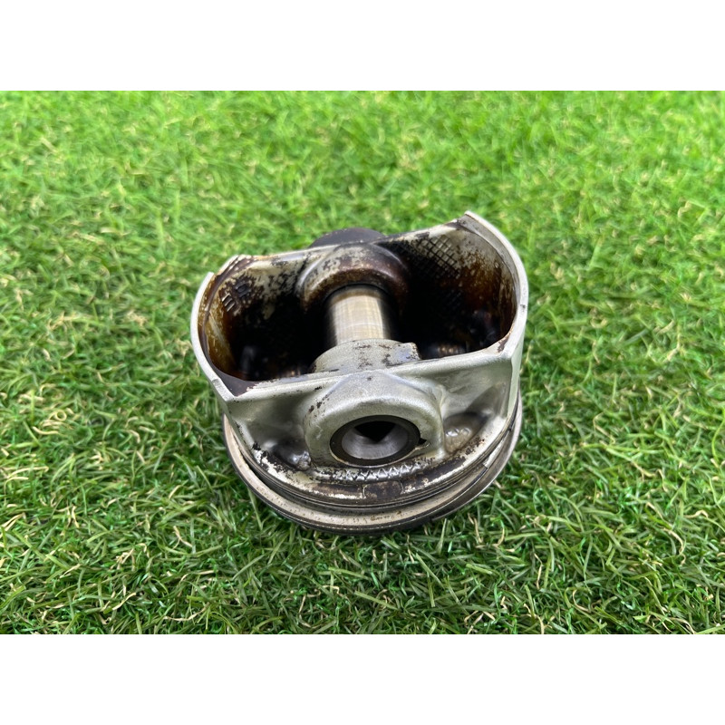 Поршень (двигатель и элементы) AUDI A7 4G 2013 3.0 CGXB 06E107065DM