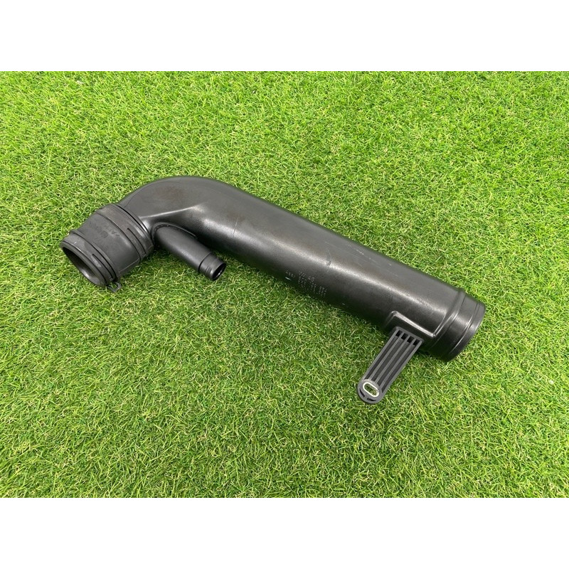 Патрубок воздушного фильтра (впускная система) Volkswagen Passat B7 2016 1.8 5C0129654