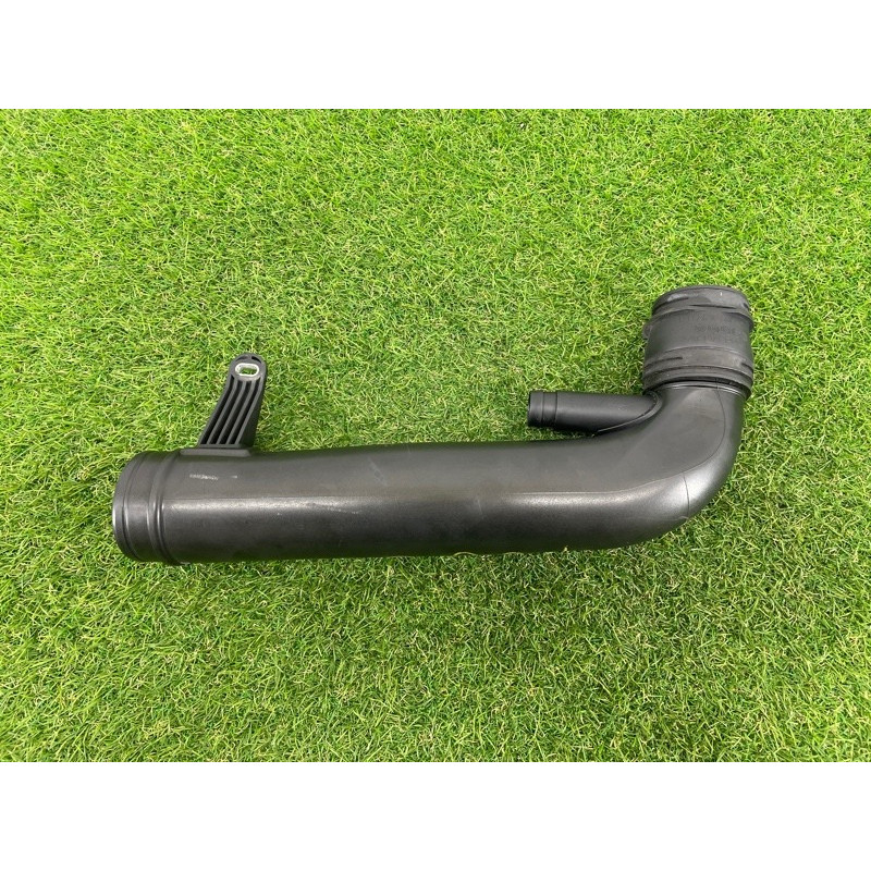 Патрубок воздушного фильтра (впускная система) Volkswagen Passat B7 2016 1.8 5C0129654